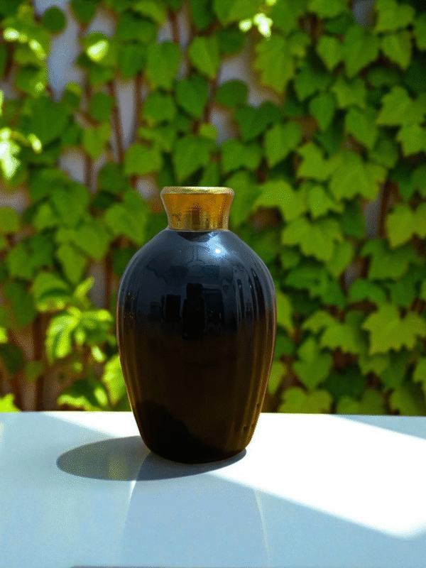 Imperium Aroma Agarwood Oudh Reed Diffuser Gift Set (Ceramic Pot with Golden Brass Neck) - Image 2