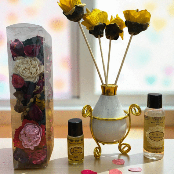 Imperium Aroma Lavender Reed Diffuser Gift Set (Ceramic Pot with Golden Brass Neck)