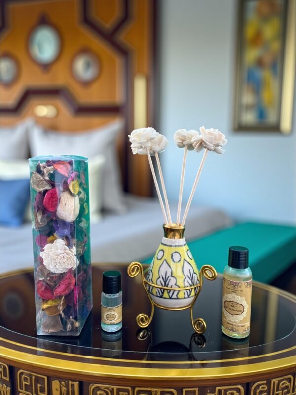Imperium Aroma Tropical Sunset Reed Diffuser Gift Set (Ceramic Pot with Golden Brass Neck) - Image 3