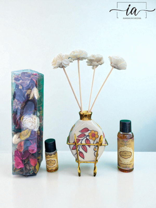 Imperium Aroma Sandalwood Reed Diffuser Gift Set (Ceramic Pot with Golden Brass Neck) - Image 3